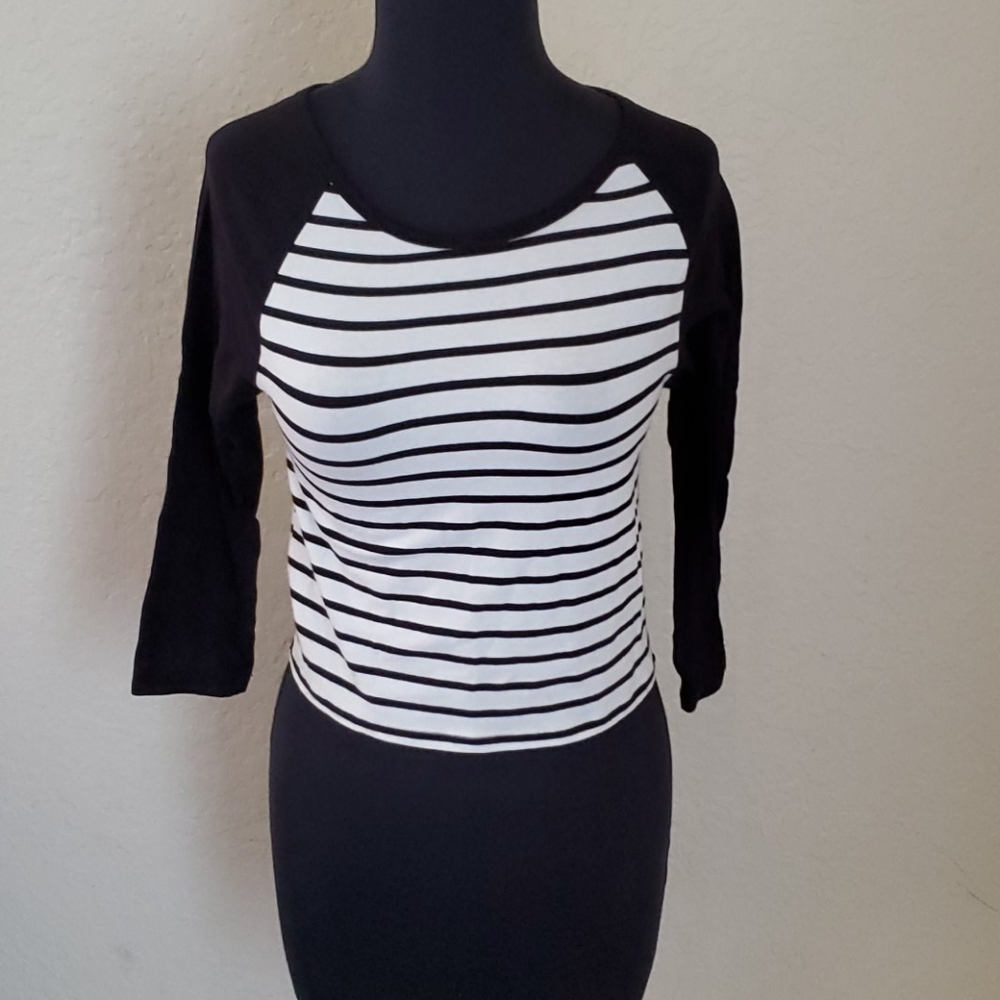 Forever 21 stripe crop raglan M